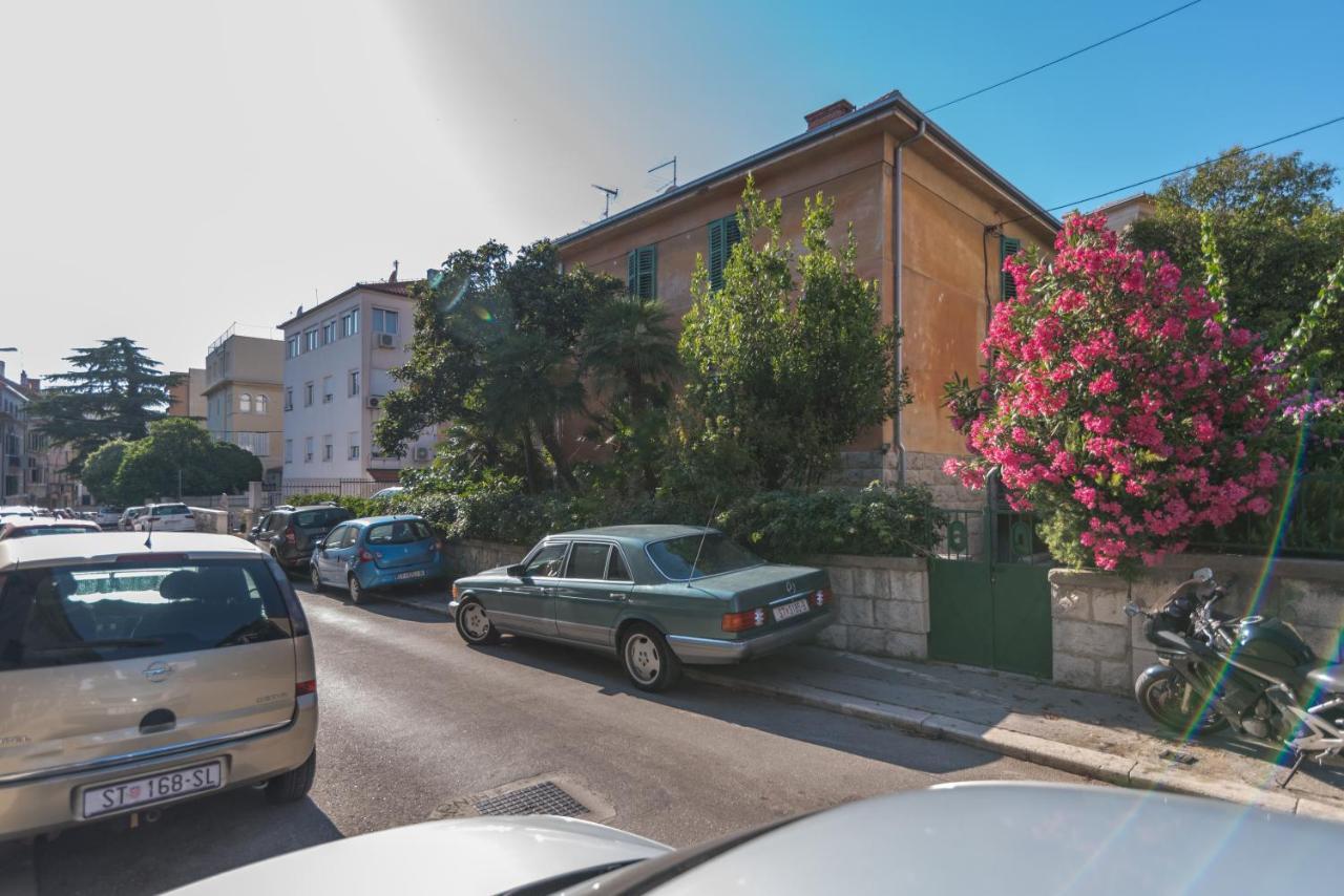 Palm Garden Apartment In Center With Big Terrace Split Kültér fotó